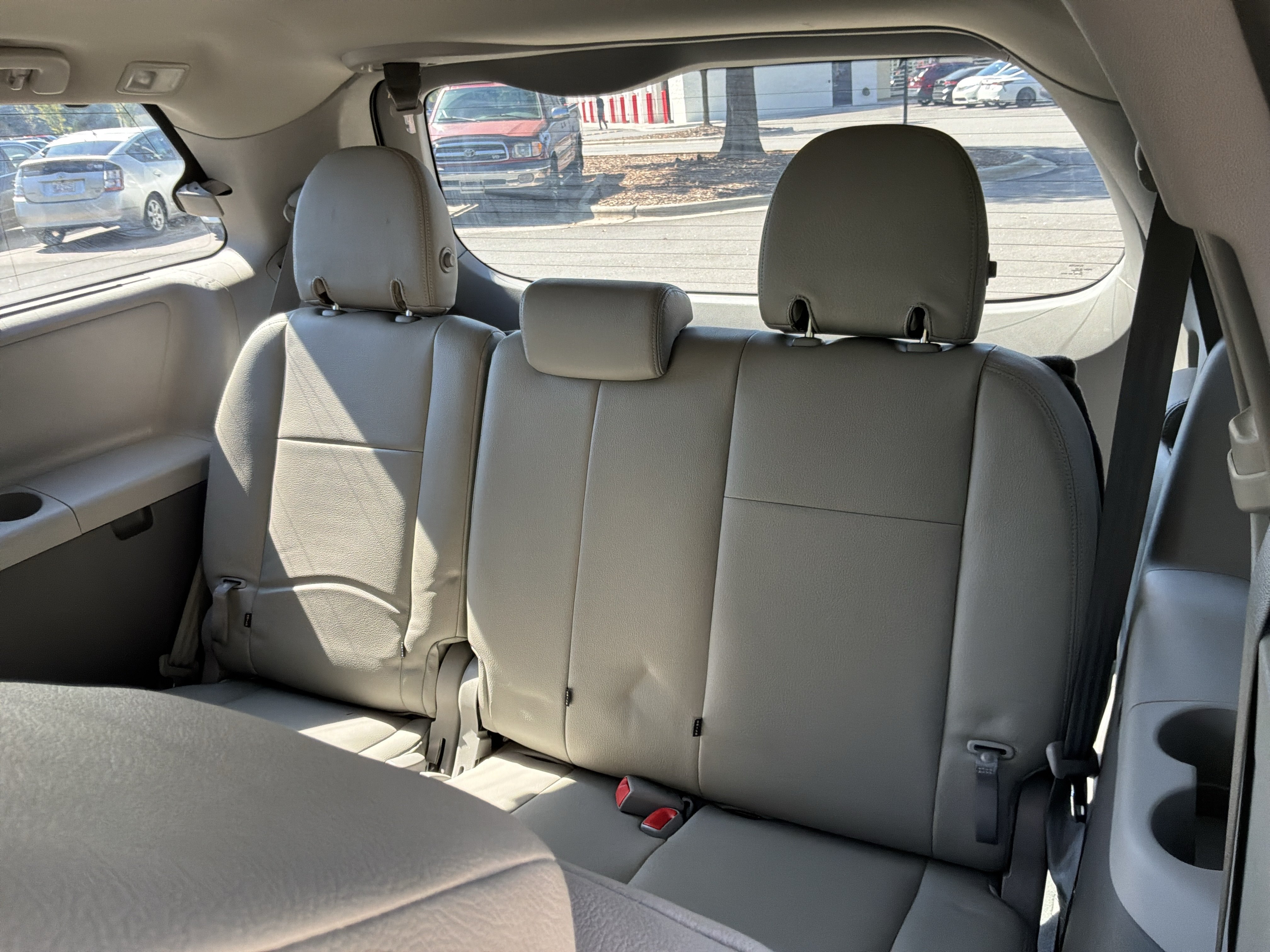 Used 2019 Toyota Sienna LE FWD image 30