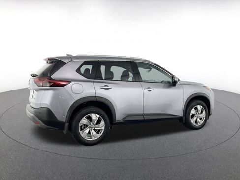 Used 2025 Nissan Rogue SV FWD image 9
