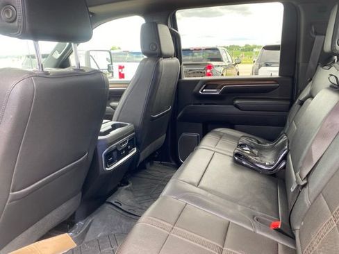 Used 2024 Chevrolet Silverado 2500 High Country w/ High Country Premium Package AWD/4WD image 16