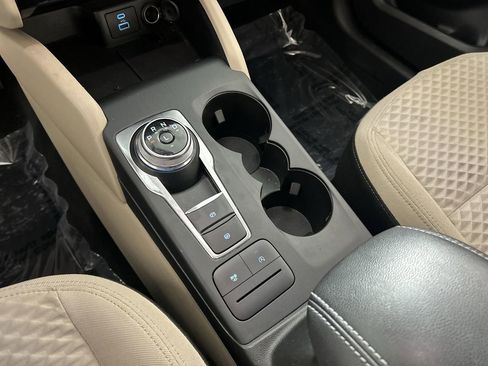 Used 2022 Ford Escape SE image 16