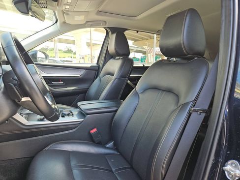 Used 2025 MAZDA CX-90 3.3 Turbo w/ Preferred Package AWD/4WD image 16