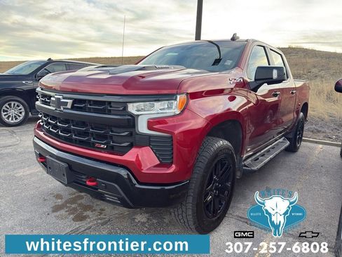Used 2022 Chevrolet Silverado 1500 LT Trail Boss w/ LT Trail Boss Premium Package AWD/4WD image 1