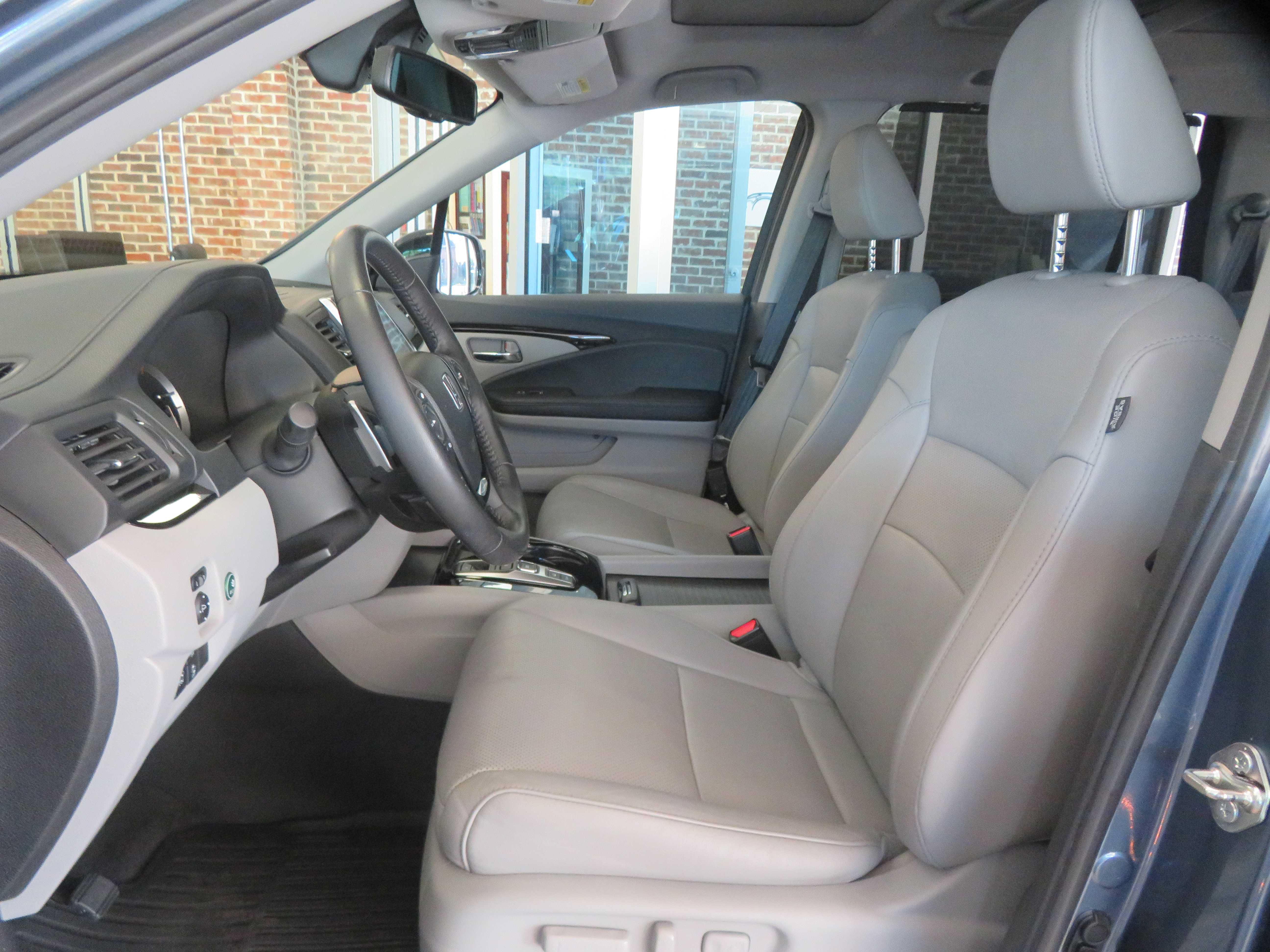 Used 2017 Honda Pilot Elite image 15