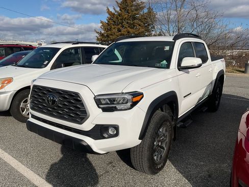 Certified 2023 Toyota Tacoma TRD Off-Road image 4