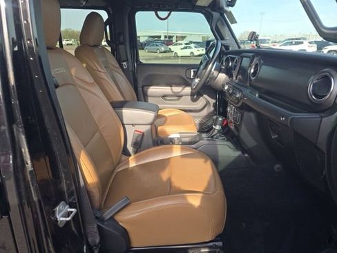 Used 2022 Jeep Gladiator Rubicon w/ Cold Weather Group AWD/4WD image 10