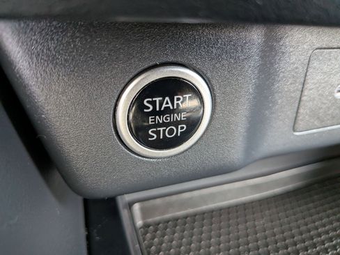 Used 2023 Nissan Rogue SV image 22