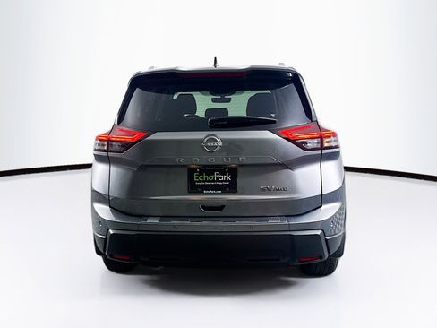 Used 2024 Nissan Rogue SV w/ SV Premium Package image 7