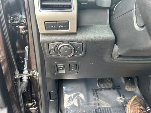 Used 2019 Ford F150 Lariat w/ Equipment Group 502A Luxury image 29