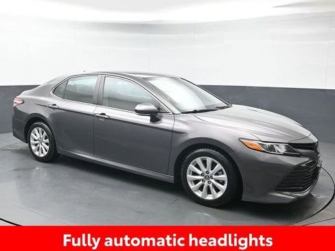 Used 2019 Toyota Camry LE w/ Convenience Package FWD image 10