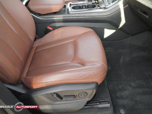 Used 2019 Audi Q8 Premium Plus w/ Premium Plus image 32