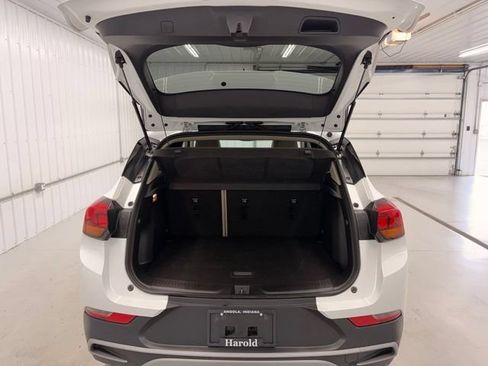 Used 2024 Buick Encore GX Preferred AWD/4WD image 5