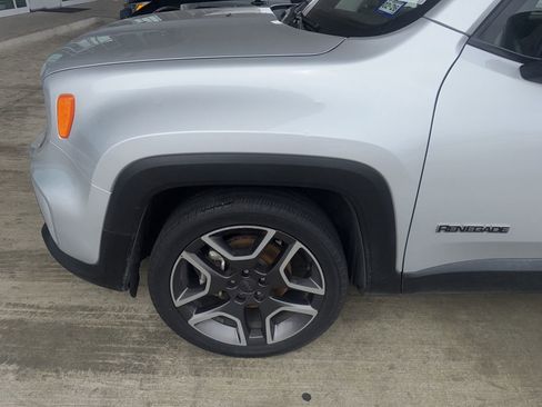 Used 2020 Jeep Renegade Latitude w/ Popular Equipment Group image 3