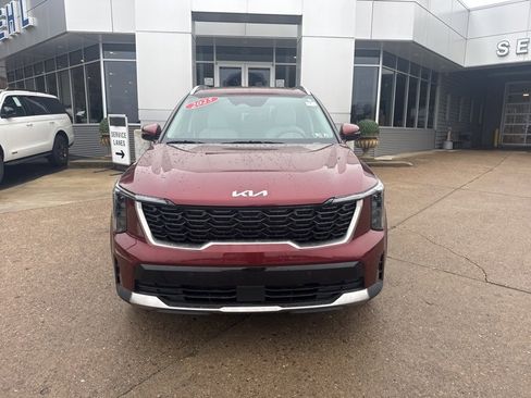 Used 2025 Kia Sorento S image 2