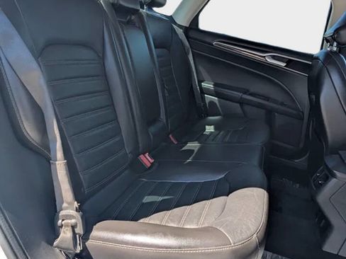 Used 2015 Ford Fusion SE w/ Equipment Group 202A image 14