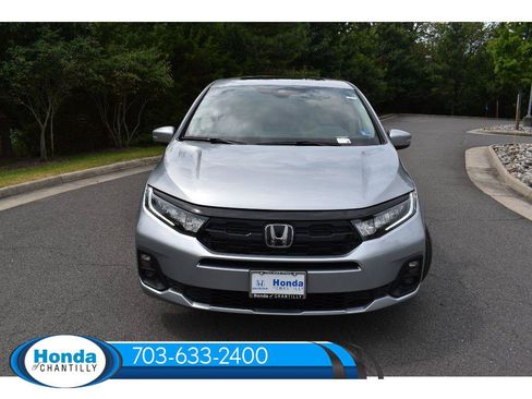 New 2026 Honda Odyssey Touring image 2