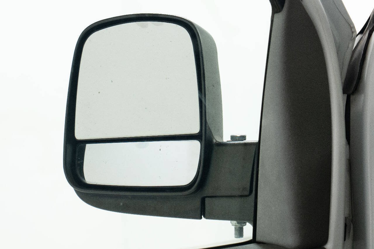 Used 2017 Chevrolet Express 2500 Extended RWD image 12