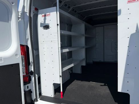 Used 2025 RAM ProMaster 2500 FWD image 13