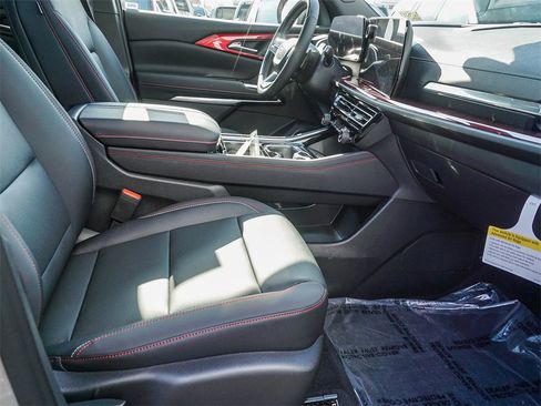 New 2026 Chevrolet Traverse Z71 w/ Enhanced Driving Package image 10