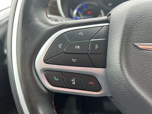 Used 2021 Chrysler Pacifica Pinnacle FWD image 20