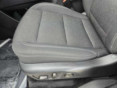 Used 2024 Chevrolet Traverse LT FWD image 24