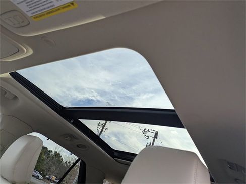 Used 2023 Ford Explorer Platinum w/ Technology Package image 25