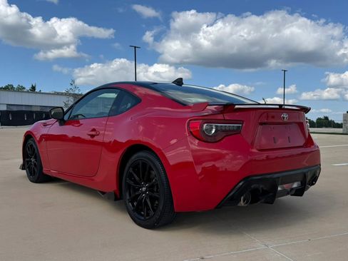 Used 2020 Toyota 86 RWD image 6