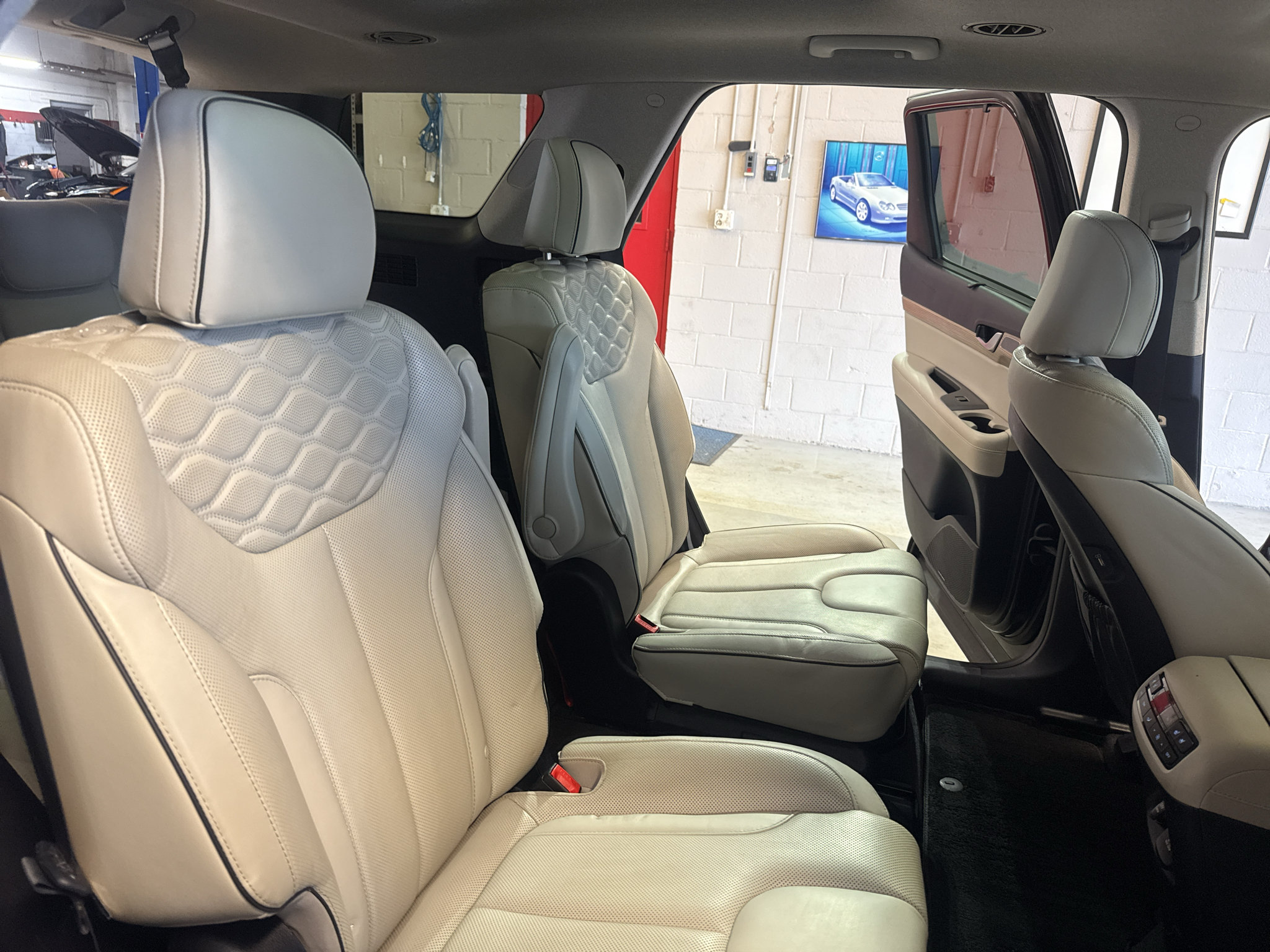 Used 2021 Hyundai Palisade Limited w/ Cargo Package AWD/4WD image 26