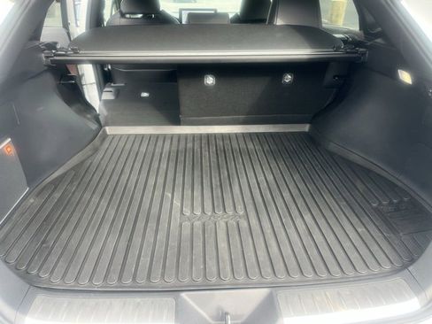 Used 2024 Toyota Venza Limited image 41