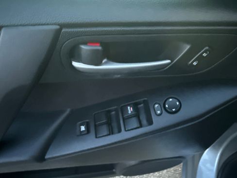 Used 2010 MAZDA MAZDA3 i Touring image 9