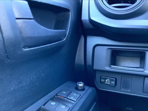 Used 2016 Toyota Tacoma SR w/ Towing Package AWD/4WD image 34