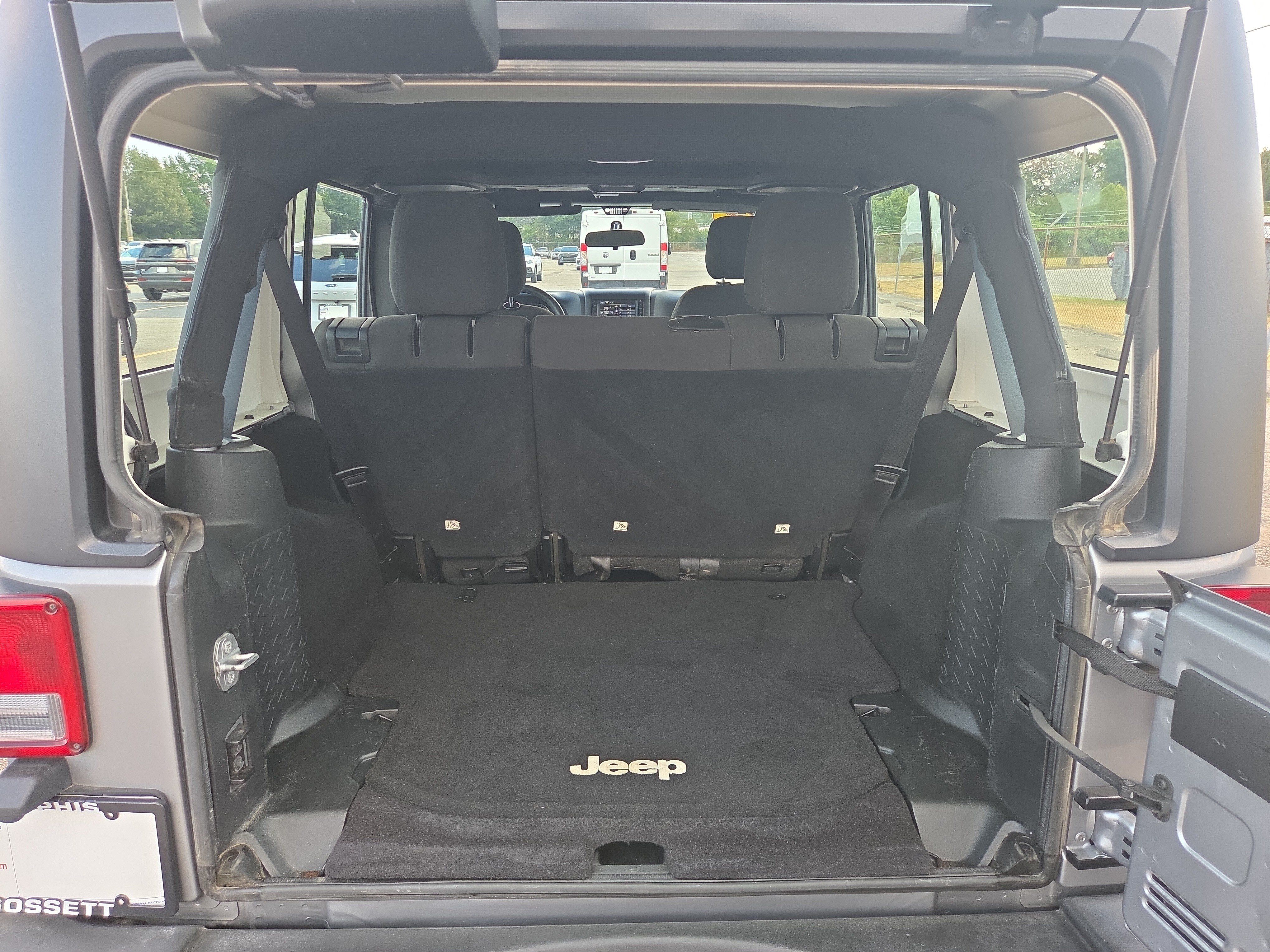 Used 2016 Jeep Wrangler Unlimited Sport w/ Max Tow Package AWD/4WD image 8