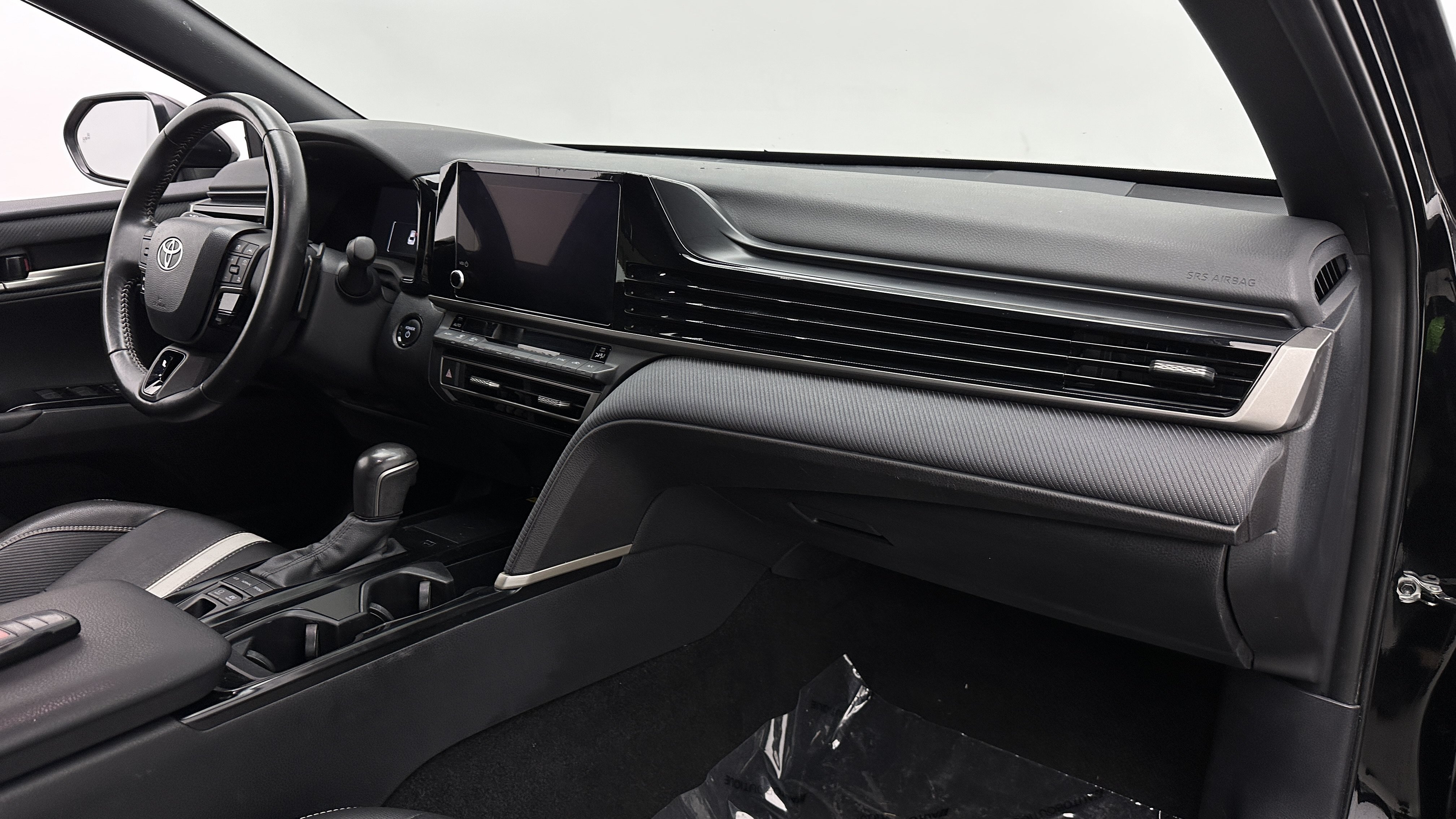 Used 2025 Toyota Camry SE FWD image 37