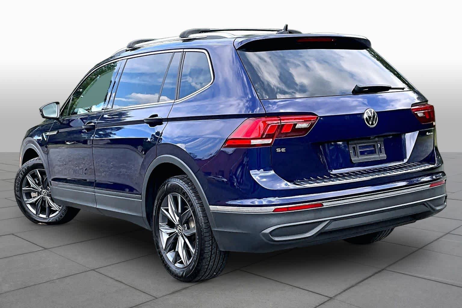 Used 2022 Volkswagen Tiguan SE AWD/4WD image 12