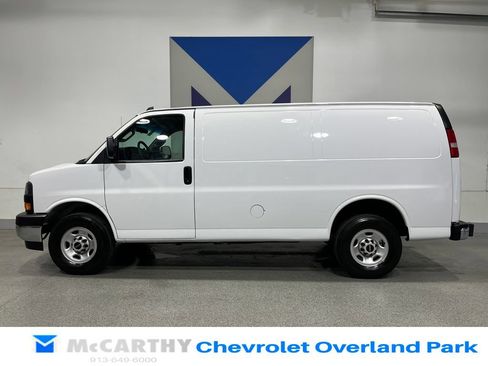 Used 2024 GMC Savana 2500 w/ Driver Convenience Package RWD image 8