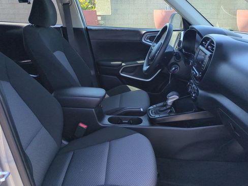 Certified 2023 Kia Soul LX w/ LX Technology Package FWD image 24