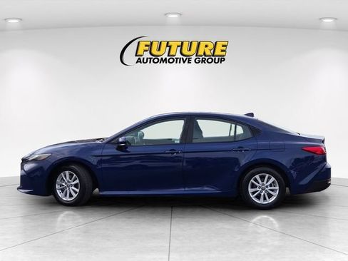 Used 2025 Toyota Camry LE FWD image 9