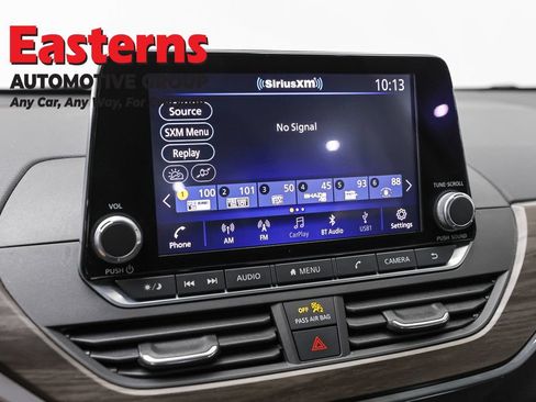 Used 2023 Nissan Altima 2.5 SV AWD/4WD image 19