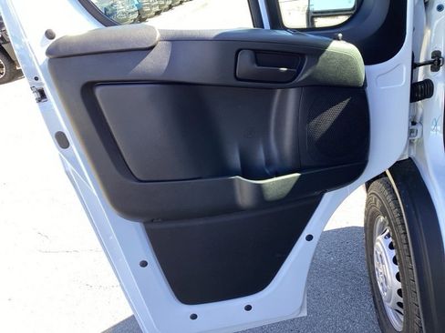New 2025 RAM ProMaster 2500 w/ Convenience Group image 17
