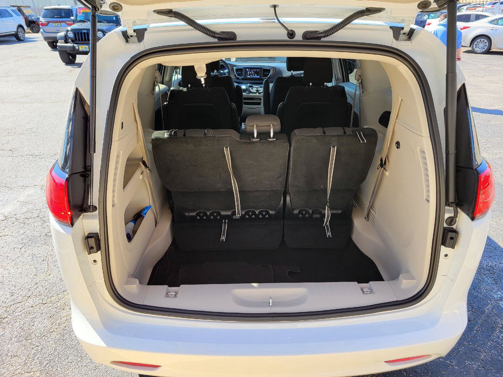 Used 2024 Chrysler Voyager LX FWD image 28