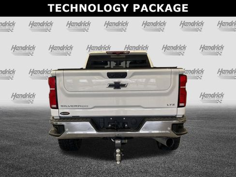 Used 2024 Chevrolet Silverado 2500 LTZ w/ LTZ Convenience Package image 8