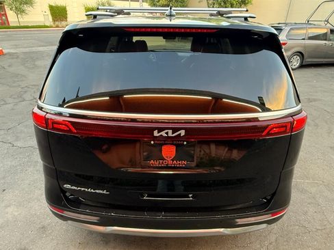 Used 2022 Kia Carnival SX FWD image 10