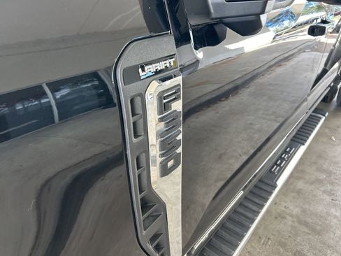 Used 2024 Ford F350 Lariat image 15