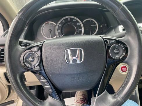 Used 2017 Honda Accord EX-L image 11