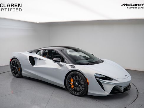 Used 2023 McLaren Artura Base image 1