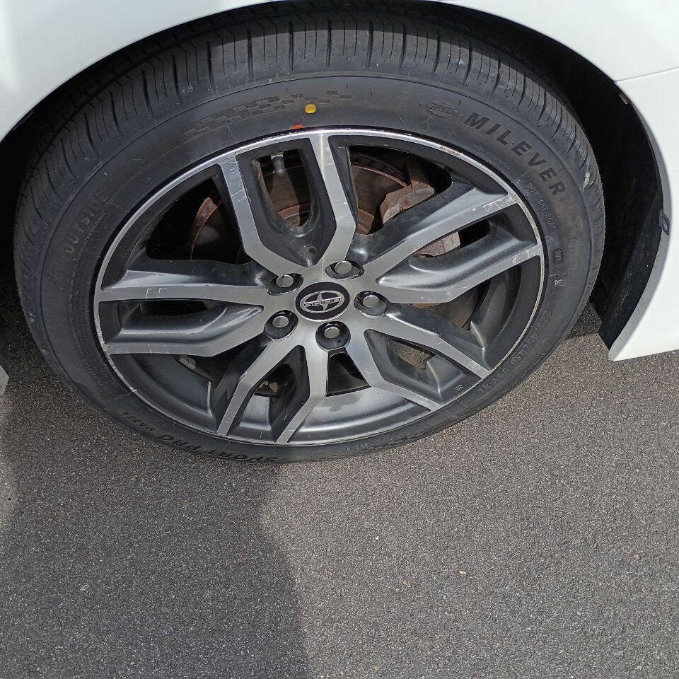 Used 2014 Scion tC FWD image 28