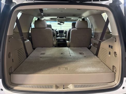Used 2020 Chevrolet Tahoe Premier w/ Premier 6.2L Value Package AWD/4WD image 17