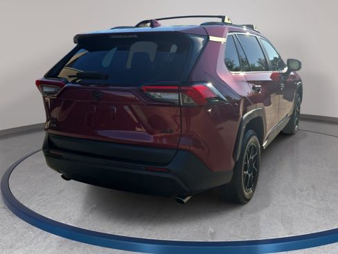 Used 2019 Toyota RAV4 XLE FWD image 5