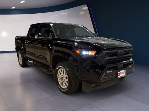 Used 2024 Toyota Tacoma SR5 image 7