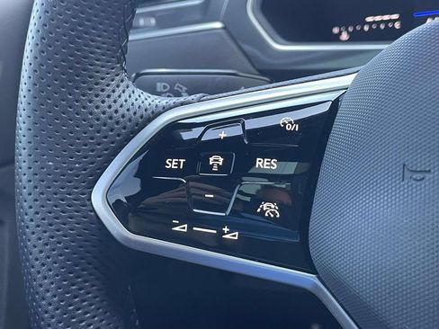 Certified 2024 Volkswagen Tiguan SE R-Line FWD image 29
