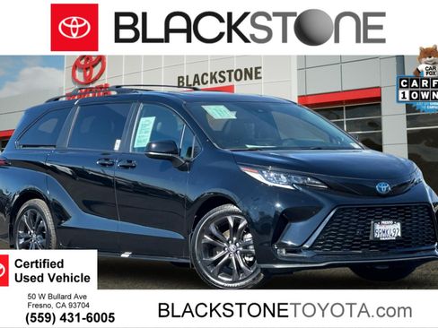 Used 2025 Toyota Sienna XSE w/ XSE Plus Package FWD image 1
